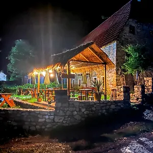 Pensjonat Kujtimi, Theth